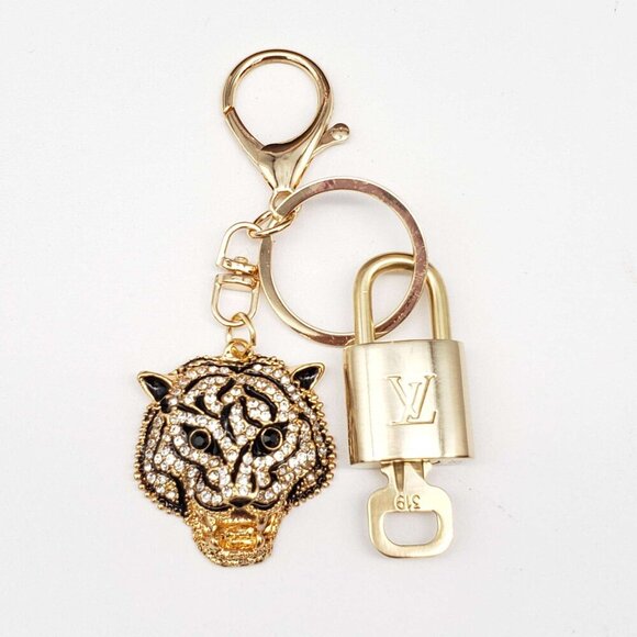 100% Auth Louis Vuitton Lock & Key with unbranded Bagcharm, Keycharm, Keychain - Picture 6 of 7
